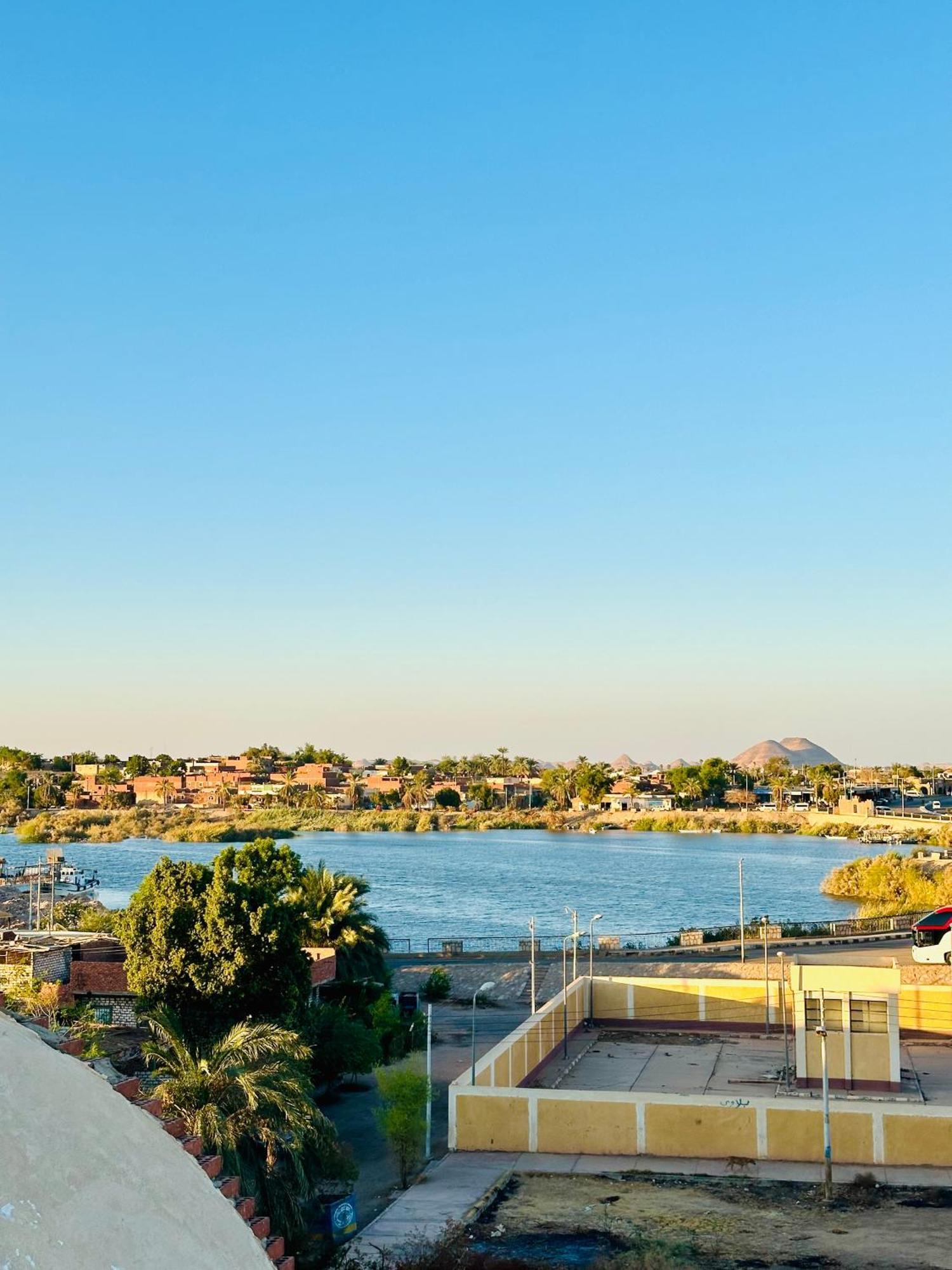 Abu Simbel Nubian Guest House מראה חיצוני תמונה